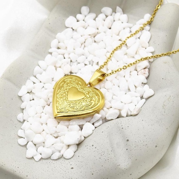 Statement Heart Locket in Gold - Picture 2 of 5